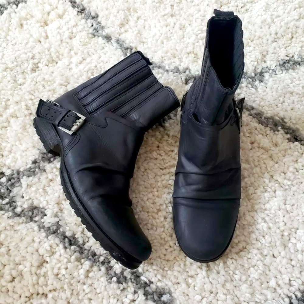 Solea black leather ankle boots 38 US 8